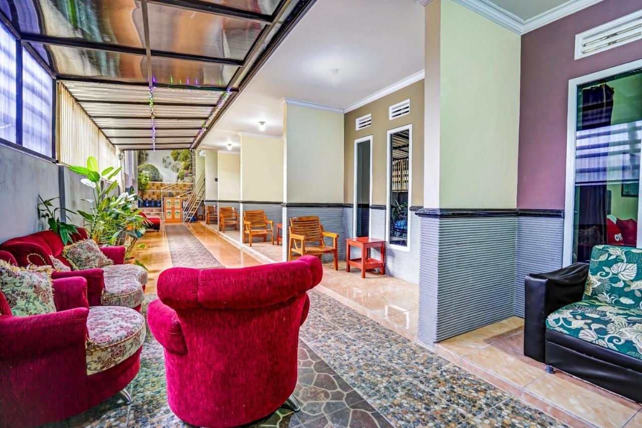 Super Oyo 90642 Lancar Homestay Syariah Tlekung Dış mekan fotoğraf