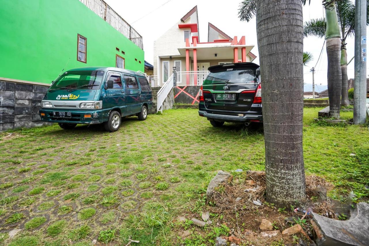 Super Oyo 90642 Lancar Homestay Syariah Tlekung Dış mekan fotoğraf