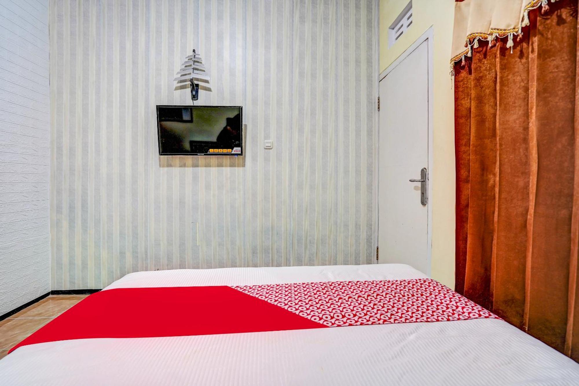 Super Oyo 90642 Lancar Homestay Syariah Tlekung Dış mekan fotoğraf